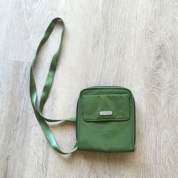 Baggallini travel crossbody - Picture 5 of 8